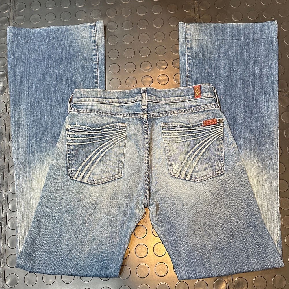 Dojo 28 x 31 x 8  —-7 For All Mankind Faded Blue Mid-Rise Jeans - Picture 10 of 11